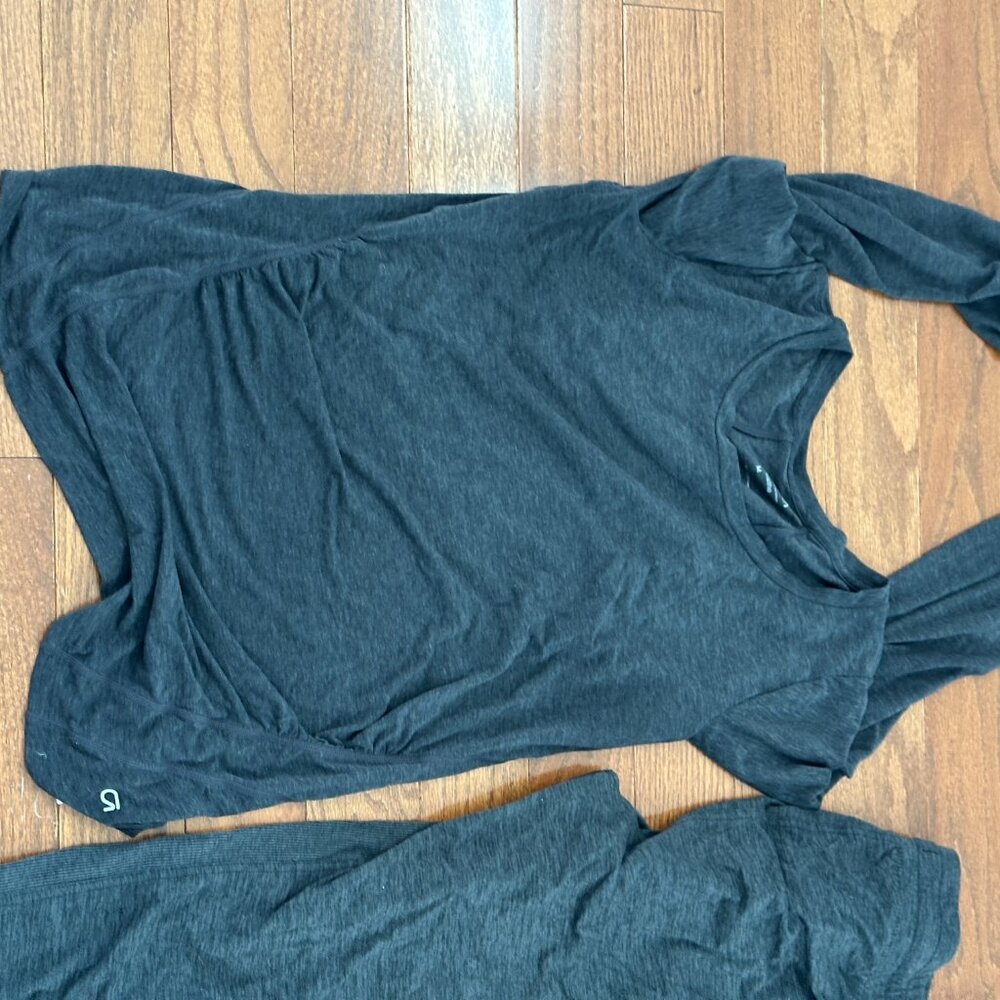 Gap Maternity Workout Clothes - image 2